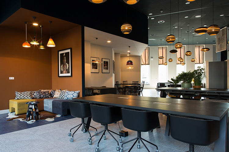 現(xiàn)代辦公家具