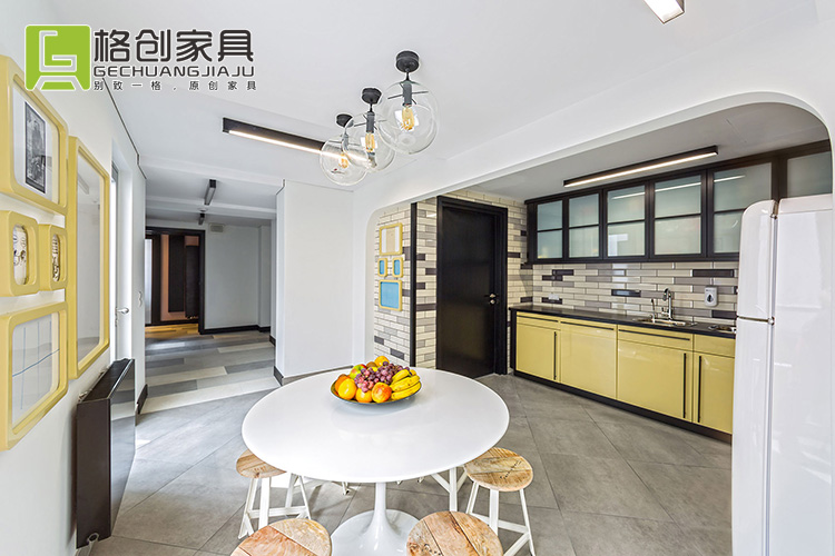 辦公會(huì)議桌椅