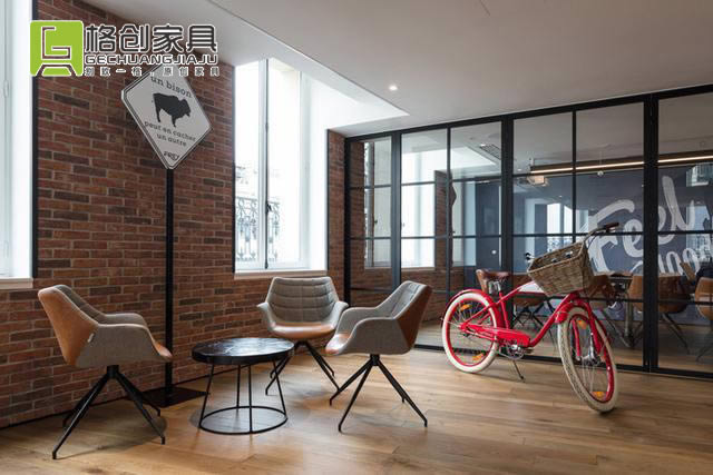 現(xiàn)代辦公家具