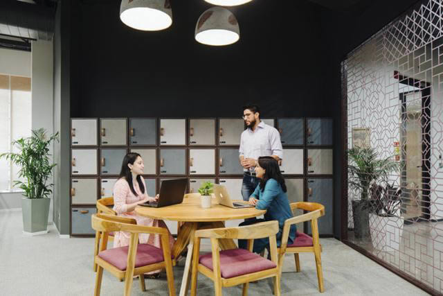 現(xiàn)代辦公家具