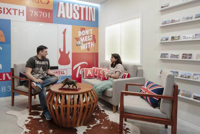 現(xiàn)代辦公家具