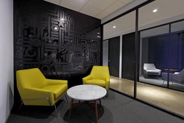 現(xiàn)代辦公家具